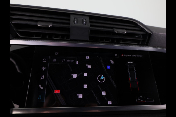 Audi Q3 45 TFSI e S edition 245pk | Navigatie | Trekhaak | Adaptieve cruise controle | 3 spaaks afgevlakt stuurwiel | 19 inch Lichtmetalen velgen