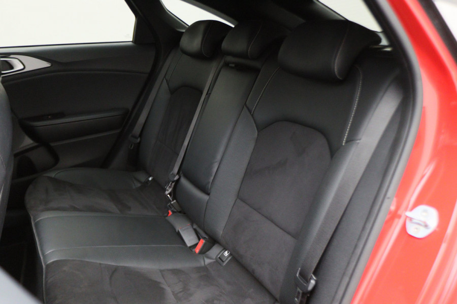 Kia ProCeed 1.0 T-GDI GT-Line Panoramadak, Camera, Cruise, Apple Carplay, Verwarmd Stuurwiel, 17''