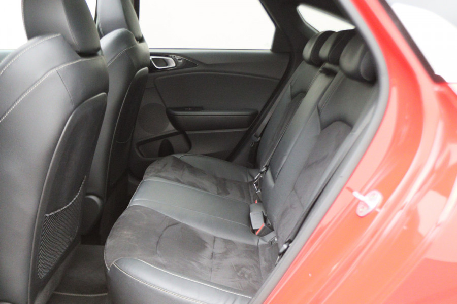 Kia ProCeed 1.0 T-GDI GT-Line Panoramadak, Camera, Cruise, Apple Carplay, Verwarmd Stuurwiel, 17''