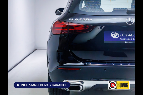 Mercedes-Benz GLA 250 e Luxury Line automaat 218 PK | Facelift | Elec. wegklapbare trekhaak | Adap. Cruise | Stoelverwarming | Elec. achterklep, Navigatie, app. connect, camera met parkeerassistent, sfeerverlichting