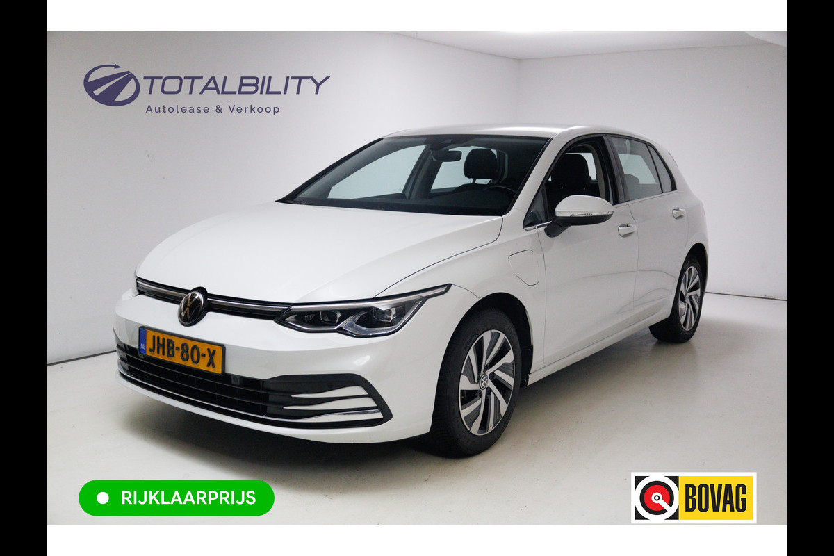 Volkswagen Golf 1.4 eHybrid 204 PK | Camera | Elec. Ergo best. stoel met geheugen en massage | Adap.Cruise, Travelassist, Navigatie, App. connect, IQ Led