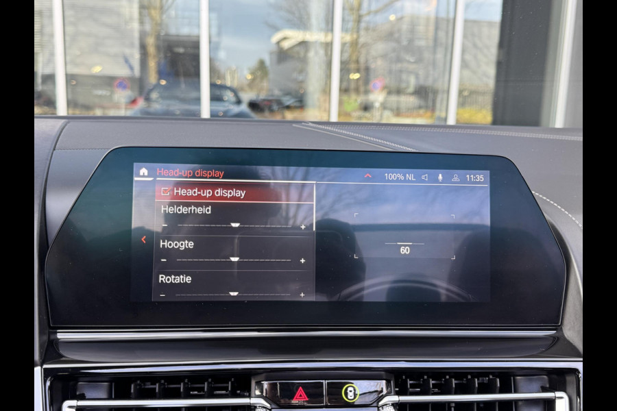 BMW 8 Serie M850i xDrive High Executive / 20 Inch / Active Cruise control / M Carbon exterieur / Soft close / Active Steering / Laserlicht