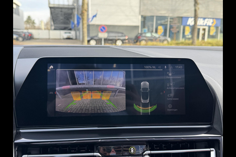 BMW 8 Serie M850i xDrive High Executive / 20 Inch / Active Cruise control / M Carbon exterieur / Soft close / Active Steering / Laserlicht