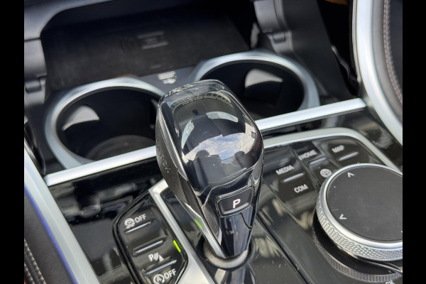 BMW 8 Serie M850i xDrive High Executive / 20 Inch / Active Cruise control / M Carbon exterieur / Soft close / Active Steering / Laserlicht