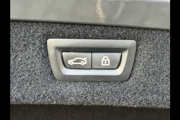 BMW 8 Serie M850i xDrive High Executive / 20 Inch / Active Cruise control / M Carbon exterieur / Soft close / Active Steering / Laserlicht