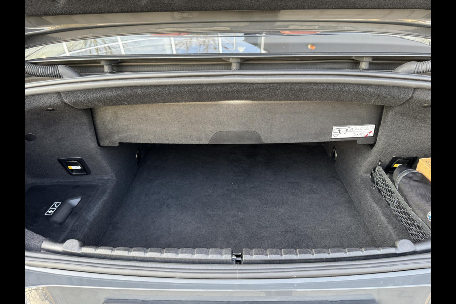 BMW 8 Serie M850i xDrive High Executive / 20 Inch / Active Cruise control / M Carbon exterieur / Soft close / Active Steering / Laserlicht