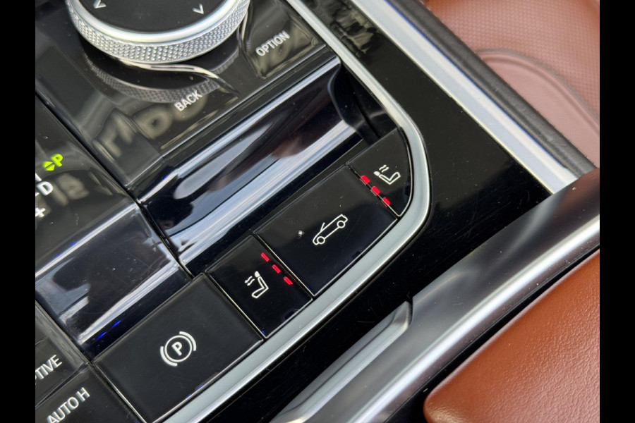 BMW 8 Serie M850i xDrive High Executive / 20 Inch / Active Cruise control / M Carbon exterieur / Soft close / Active Steering / Laserlicht