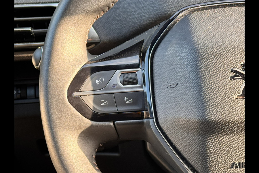 Peugeot 3008 1.2 PureTech Allure | 18"velgen | Camera achter | Navigatie | Carplay/Android | Cimatecontrol | Cruisecontrol