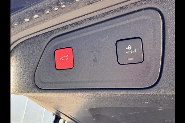 Peugeot 3008 1.2 PureTech Allure | 18"velgen | Camera achter | Navigatie | Carplay/Android | Cimatecontrol | Cruisecontrol