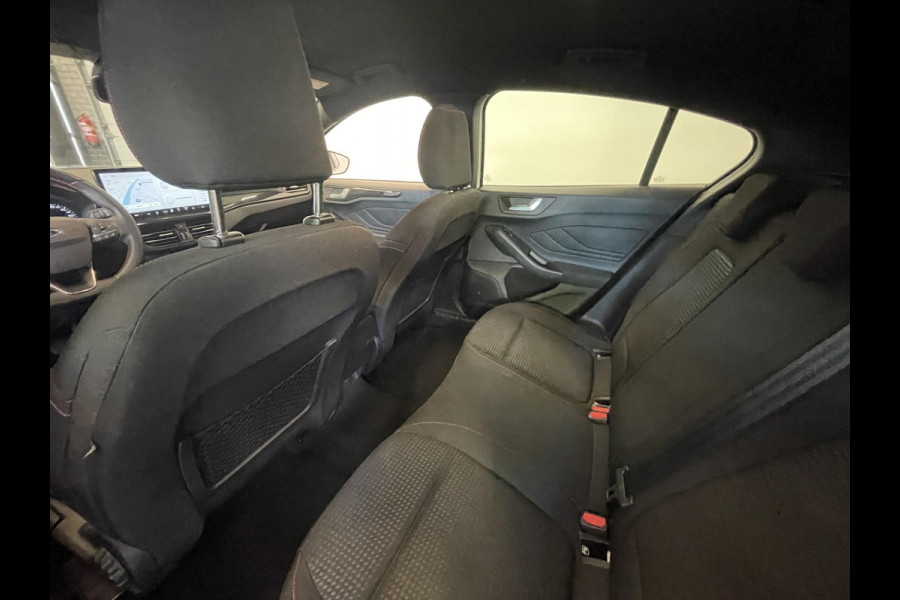 Ford Focus 1.0 Focus 125 PK HB ST-Line Automaat Navigatie Climate control cruise control Carplay LM velgen Parkeersensoren Led Matrix koplampen