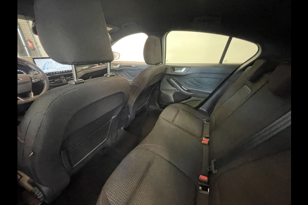 Ford Focus 1.0 Focus 125 PK HB ST-Line Automaat Navigatie Climate control cruise control Carplay LM velgen Parkeersensoren Led Matrix koplampen