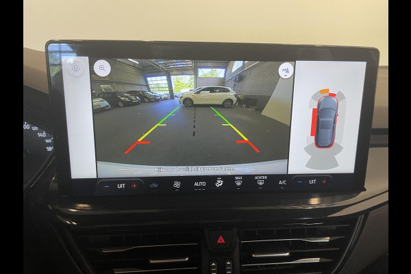 Ford Focus 1.0 Focus 125 PK HB ST-Line Automaat Navigatie Climate control cruise control Carplay LM velgen Parkeersensoren Led Matrix koplampen