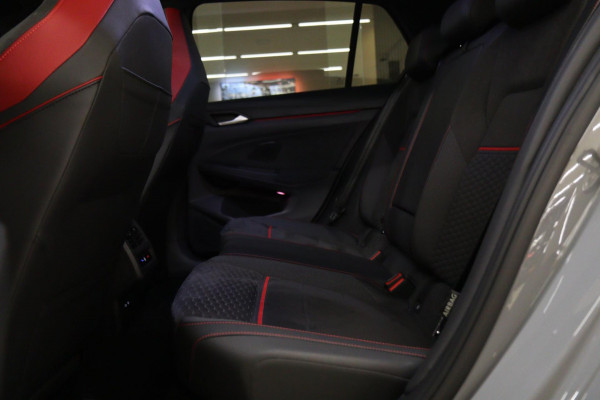 Volkswagen Golf 2.0 TSI GTI CLUBSPORT BLACK STYLE/PERFORMANCE/NURBUGRING/PANO/H-K/IQ-LIGHT/VOLL