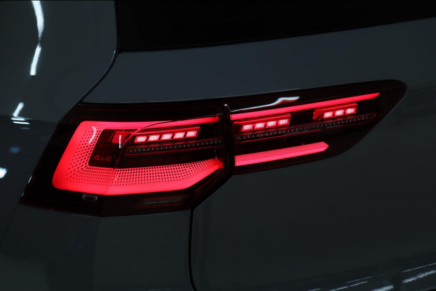 Volkswagen Golf 2.0 TSI GTI CLUBSPORT BLACK STYLE/PERFORMANCE/NURBUGRING/PANO/H-K/IQ-LIGHT/VOLL