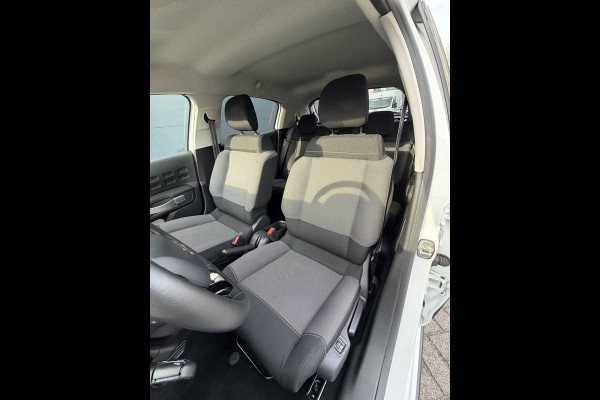 Citroën C3 82pk Shine (Trekhaak - Stoelverwarming - Camera - Navigatie via App - Automatische Airco - Parkeersensoren)