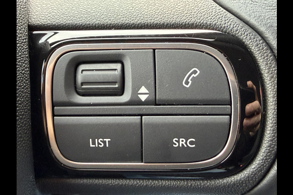 Citroën C3 82pk Shine (Trekhaak - Stoelverwarming - Camera - Navigatie via App - Automatische Airco - Parkeersensoren)