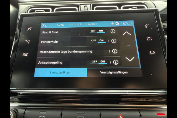 Citroën C3 82pk Shine (Trekhaak - Stoelverwarming - Camera - Navigatie via App - Automatische Airco - Parkeersensoren)