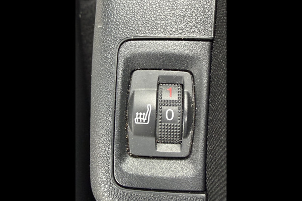 Citroën C3 82pk Shine (Trekhaak - Stoelverwarming - Camera - Navigatie via App - Automatische Airco - Parkeersensoren)