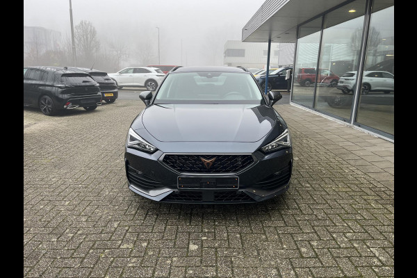 CUPRA Leon Sportstourer 1.4 e-Hybrid Business | Stoelverwarming |  Adaptieve cruisecontrol (ACC) | Achteruitrijcamera | Navigatiesysteem | LM Winterset! |