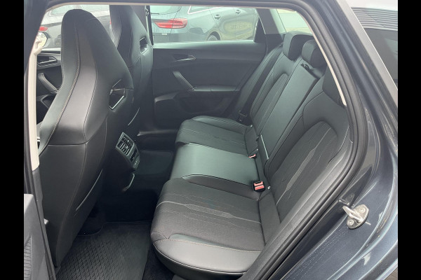 CUPRA Leon Sportstourer 1.4 e-Hybrid Business | Stoelverwarming |  Adaptieve cruisecontrol (ACC) | Achteruitrijcamera | Navigatiesysteem | LM Winterset! |
