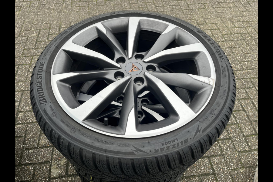 CUPRA Leon Sportstourer 1.4 e-Hybrid Business | Stoelverwarming |  Adaptieve cruisecontrol (ACC) | Achteruitrijcamera | Navigatiesysteem | LM Winterset! |
