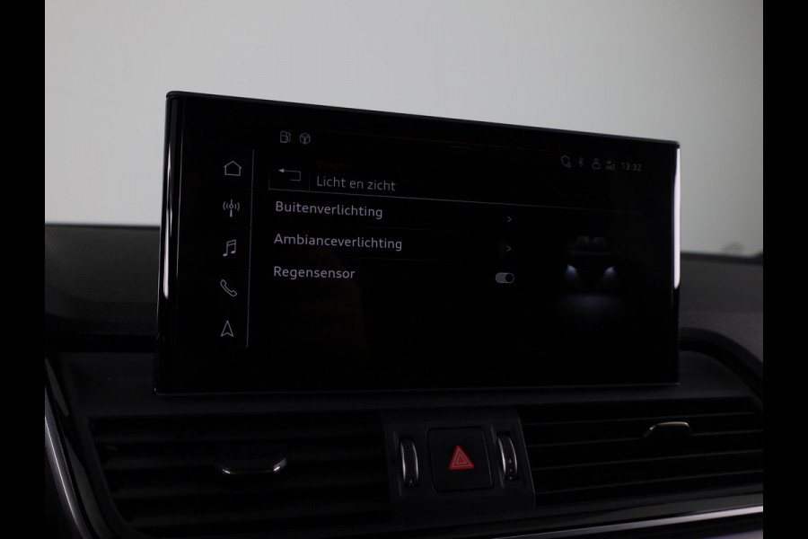 Audi Q5 Sportback 50 TFSI e S edition 299pk | Panoramadak | Trekhaak | Verwarmbare voorstoelen | Adpatieve cruise controle | Matrix koplampen | Navigatie