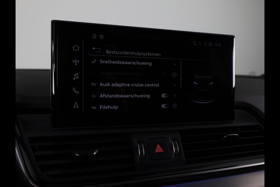 Audi Q5 Sportback 50 TFSI e S edition 299pk | Panoramadak | Trekhaak | Verwarmbare voorstoelen | Adpatieve cruise controle | Matrix koplampen | Navigatie