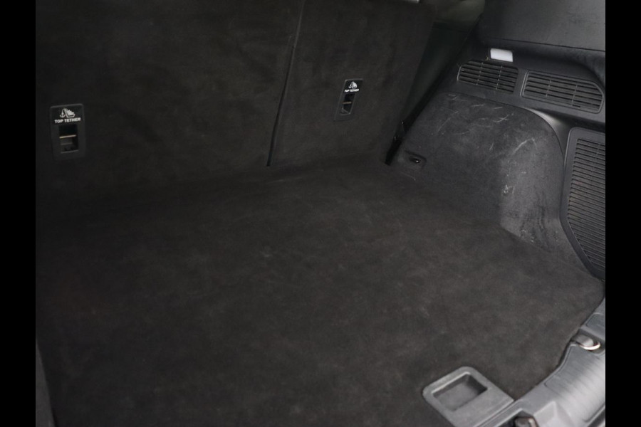 Ford Kuga 2.5 PHEV ST-Line | Panoramadak | Stoelverwarming | Adaptive cruise | 360 Camera | Leder/Alcantara | Full LED | Achterbankverwarming | Navigatie | Climate control | Plug In