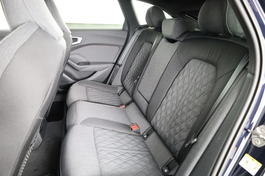 Audi A5 Avant 2.0 TFSI S edition 150pk | Matrix Led verlichting | Rondzicht camera | Keyless entry | 19 inch lichtmetalen velgen | S-line