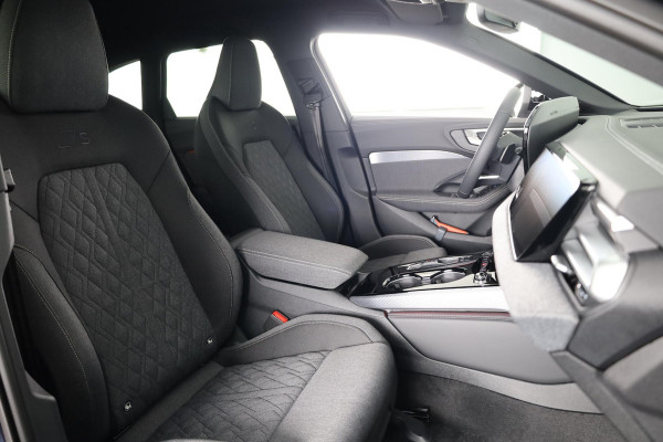 Audi A5 Avant 2.0 TFSI S edition 150pk | Matrix Led verlichting | Rondzicht camera | Keyless entry | 19 inch lichtmetalen velgen | S-line