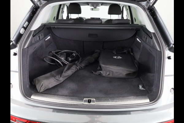 Audi Q5 50 TFSI e S edition Competition 299pk | Adaptieve cruise controle | Stoelverwarming | 21 inch Lichtmetalen velgen | Navigatie