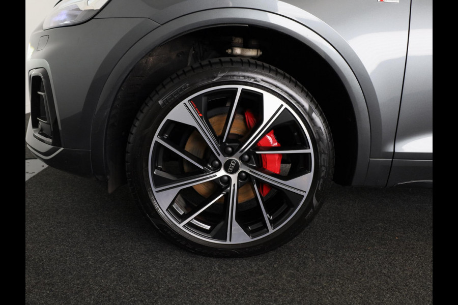 Audi Q5 50 TFSI e S edition Competition 299pk | Adaptieve cruise controle | Stoelverwarming | 21 inch Lichtmetalen velgen | Navigatie