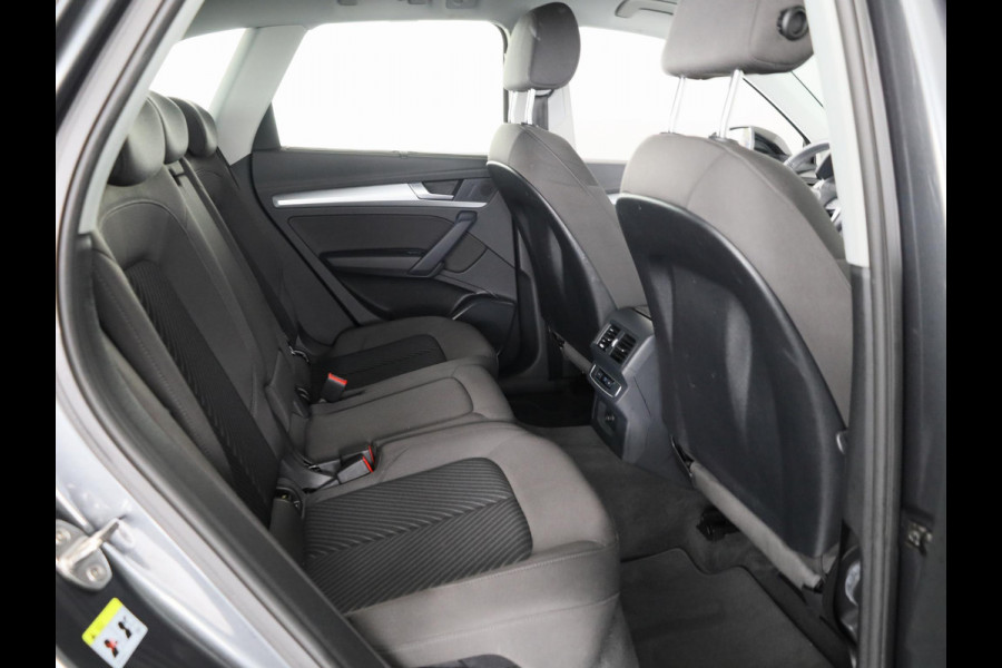 Audi Q5 50 TFSI e S edition Competition 299pk | Adaptieve cruise controle | Stoelverwarming | 21 inch Lichtmetalen velgen | Navigatie