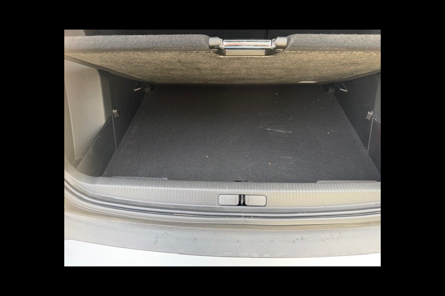 Peugeot 2008 1.2 PureTech GT NAVI I CAMERA APPLE CARPLAY ANDROID AUTO I LMV I