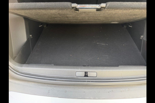 Peugeot 2008 1.2 PureTech GT NAVI I CAMERA APPLE CARPLAY ANDROID AUTO I LMV I