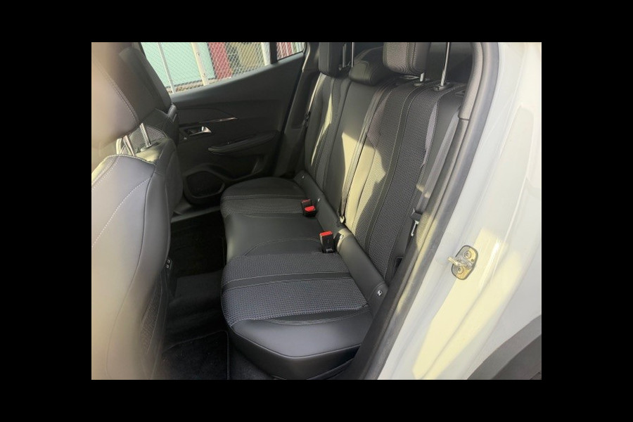 Peugeot 2008 1.2 PureTech GT NAVI I CAMERA APPLE CARPLAY ANDROID AUTO I LMV I