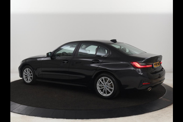 BMW 3-serie 320e Business Edition Plus | Leder | Stoelverwarming | Live Cockpit | Carplay | Navigatie | Full LED | Parkeerhulp | Climate control | Bluetooth | PHEV | Plug In