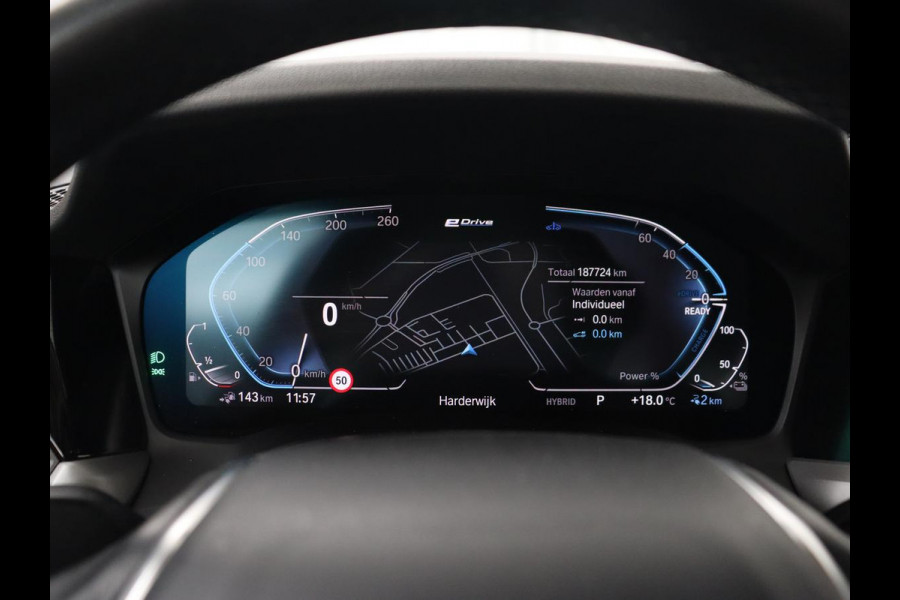 BMW 3-serie 320e Business Edition Plus | Leder | Stoelverwarming | Live Cockpit | Carplay | Navigatie | Full LED | Parkeerhulp | Climate control | Bluetooth | PHEV | Plug In