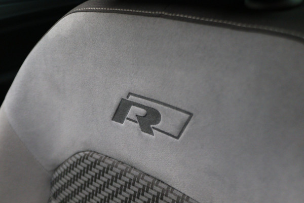 Volkswagen Golf 7.5 1.5 TSI Highline Business R-Line Panoramadak, Virtual Cockpit, Apple CarPlay, ACC, LED, Origineel NL, NAP,  Dealer onderhouden