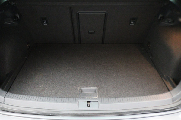 Volkswagen Golf 7.5 1.5 TSI Highline Business R-Line Panoramadak, Virtual Cockpit, Apple CarPlay, ACC, LED, Origineel NL, NAP,  Dealer onderhouden