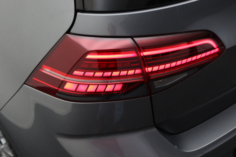 Volkswagen Golf 7.5 1.5 TSI Highline Business R-Line Panoramadak, Virtual Cockpit, Apple CarPlay, ACC, LED, Origineel NL, NAP,  Dealer onderhouden