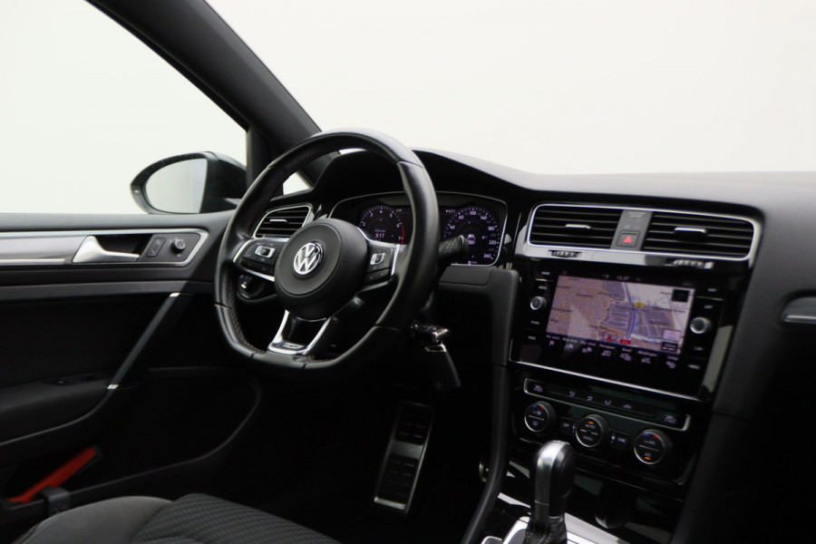 Volkswagen Golf 7.5 1.5 TSI Highline Business R-Line Panoramadak, Virtual Cockpit, Apple CarPlay, ACC, LED, Origineel NL, NAP,  Dealer onderhouden