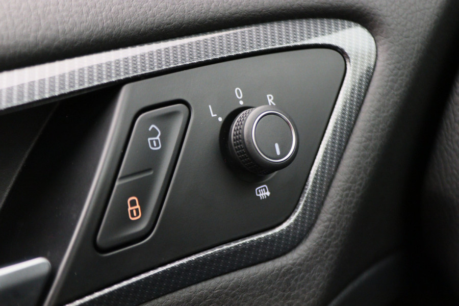 Volkswagen Golf 7.5 1.5 TSI Highline Business R-Line Panoramadak, Virtual Cockpit, Apple CarPlay, ACC, LED, Origineel NL, NAP,  Dealer onderhouden