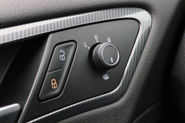 Volkswagen Golf 7.5 1.5 TSI Highline Business R-Line Panoramadak, Virtual Cockpit, Apple CarPlay, ACC, LED, Origineel NL, NAP,  Dealer onderhouden