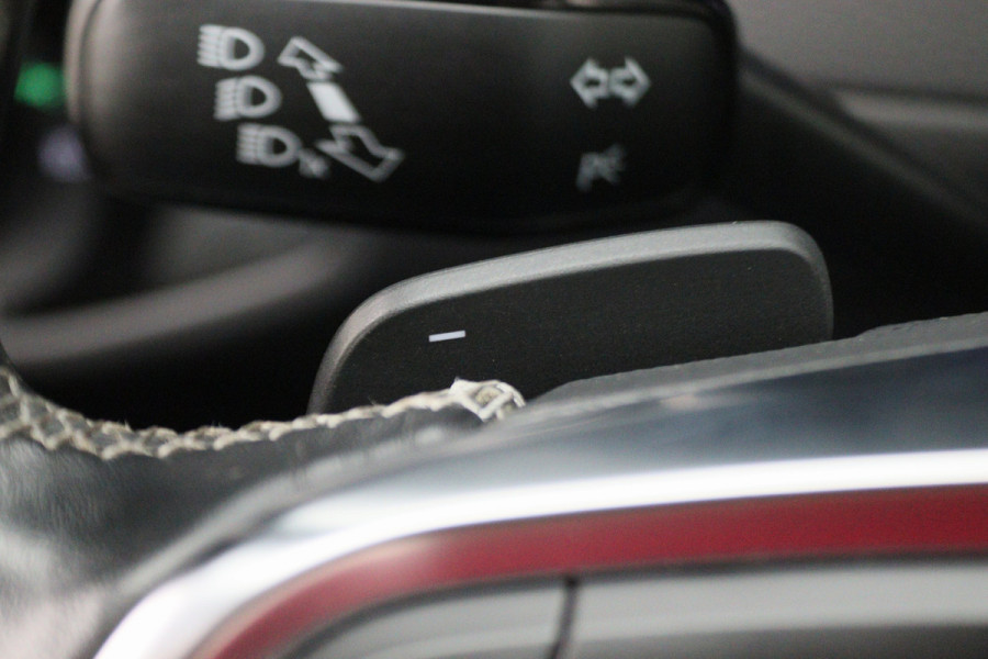 Volkswagen Golf 7.5 1.5 TSI Highline Business R-Line Panoramadak, Virtual Cockpit, Apple CarPlay, ACC, LED, Origineel NL, NAP,  Dealer onderhouden