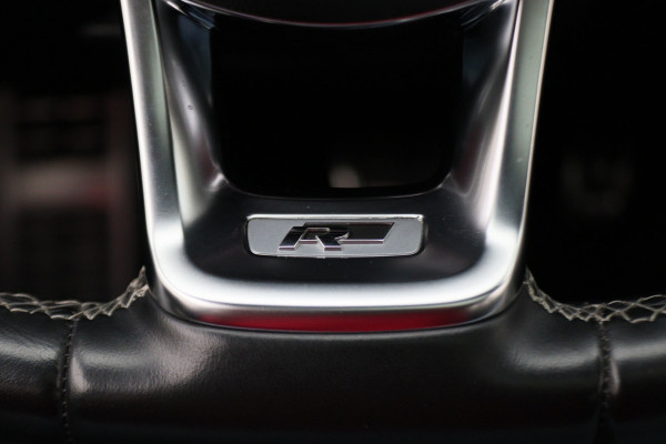 Volkswagen Golf 7.5 1.5 TSI Highline Business R-Line Panoramadak, Virtual Cockpit, Apple CarPlay, ACC, LED, Origineel NL, NAP,  Dealer onderhouden