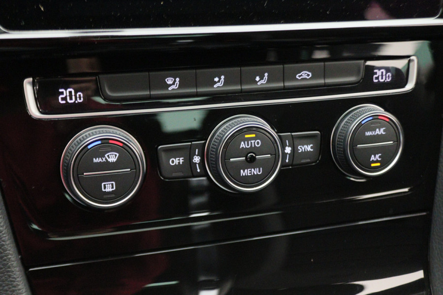 Volkswagen Golf 7.5 1.5 TSI Highline Business R-Line Panoramadak, Virtual Cockpit, Apple CarPlay, ACC, LED, Origineel NL, NAP,  Dealer onderhouden