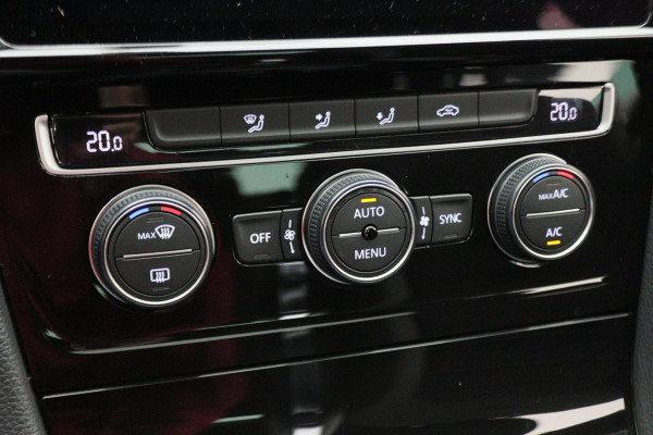 Volkswagen Golf 7.5 1.5 TSI Highline Business R-Line Panoramadak, Virtual Cockpit, Apple CarPlay, ACC, LED, Origineel NL, NAP,  Dealer onderhouden