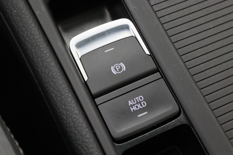 Volkswagen Golf 7.5 1.5 TSI Highline Business R-Line Panoramadak, Virtual Cockpit, Apple CarPlay, ACC, LED, Origineel NL, NAP,  Dealer onderhouden