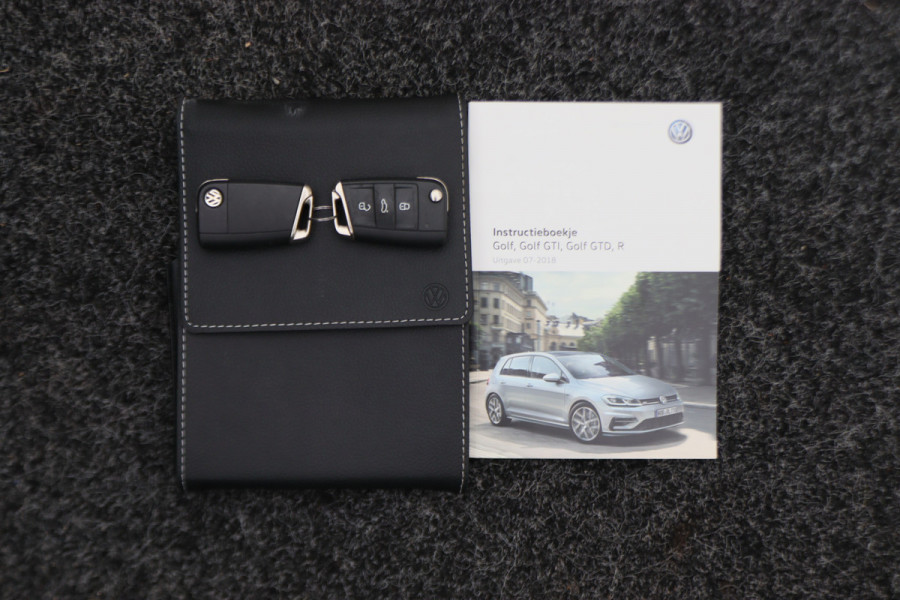 Volkswagen Golf 7.5 1.5 TSI Highline Business R-Line Panoramadak, Virtual Cockpit, Apple CarPlay, ACC, LED, Origineel NL, NAP,  Dealer onderhouden